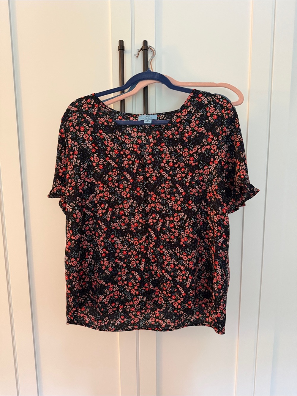 CeCe Black Floral Short Flutter Sleeve Blouse